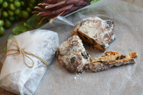 季節限定スィーツ Stollenシュトーレン(ドイツの焼き菓子ブレッド)